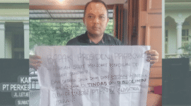 Seorang karyawan yang meminta keadilan ke Presiden Prabowo.