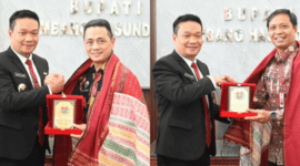 Semangat kolaborasi dan inovasi digital mewarnai ruang kerja Bupati Humbang Hasundutan pada Rabu (5/11/2025)