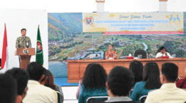 Bupati Humbang Hasundutan, Dr. Oloan Paniaran Nababan, SH, MH, Rapat Koordinasi Gugus Tugas Kabupaten Layak Anak (KLA) Tahun Anggaran 2025 pada Kamis (6/11/2025) di Aula Hutamas, Kompleks Perkantoran Tano Tubu, Doloksanggul.